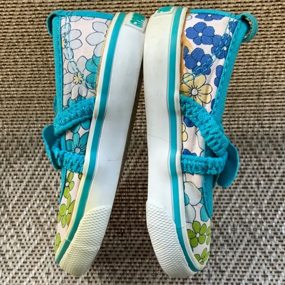 Gymboree little girl floral shoes size 4 (12- 1 8M)